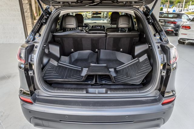 Used 2019 Jeep Cherokee Latitude Plus FWD image 11
