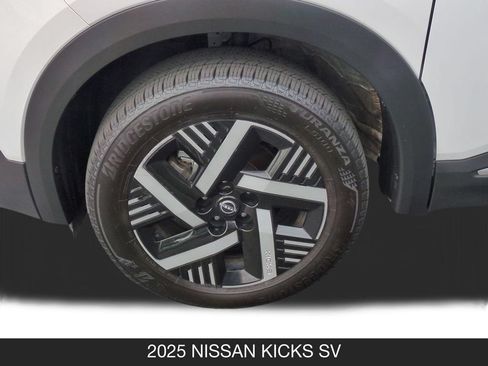 Used 2025 Nissan Kicks SV FWD image 11
