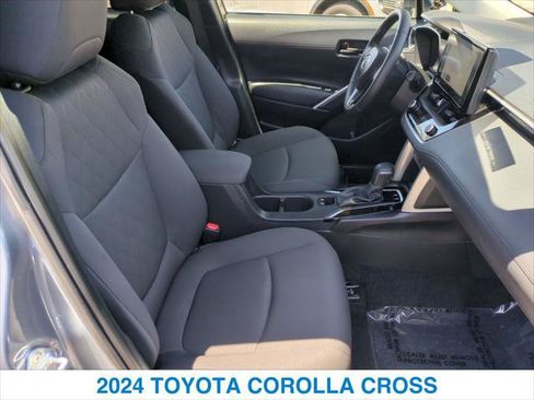 Used 2024 Toyota Corolla Cross LE FWD image 25