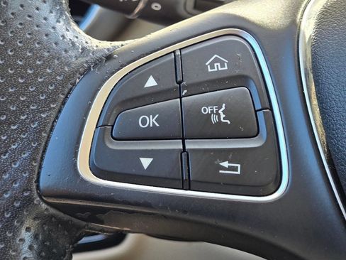 Used 2019 Mercedes-Benz GLC 300 4MATIC image 27
