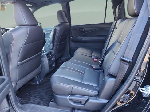 Used 2023 Honda Passport TrailSport image 17