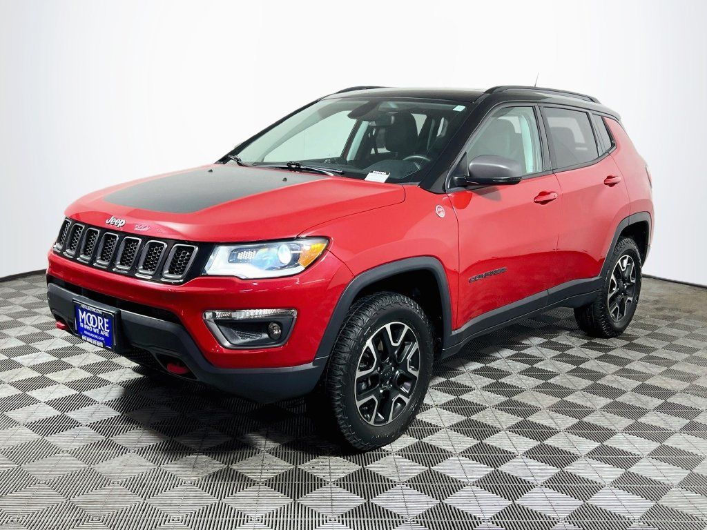 Used 2020 Jeep Compass Trailhawk w/ Leather Interior Group AWD/4WD image 3