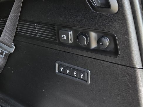Used 2022 Jeep Wagoneer Series III RWD image 9