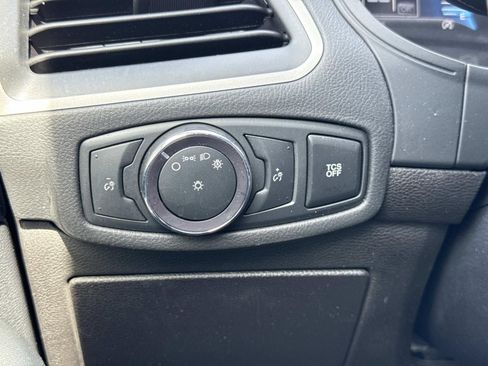 Used 2022 Ford Edge SEL image 19