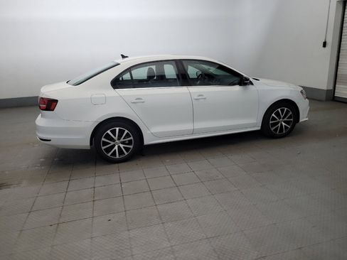Used 2017 Volkswagen Jetta SE FWD image 10