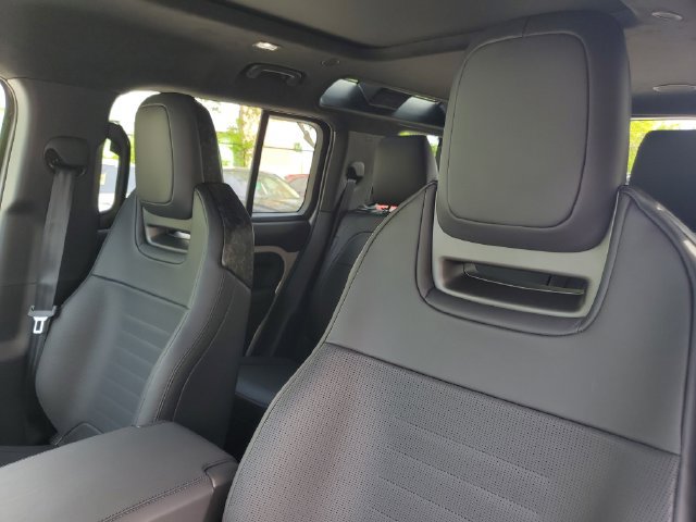 New 2026 Land Rover Defender 110 AWD/4WD image 19