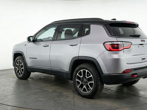 Used 2025 Jeep Compass Trailhawk image 6