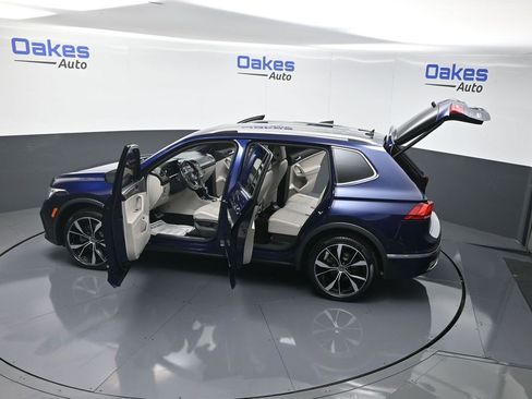 Used 2022 Volkswagen Tiguan SEL R-Line image 63