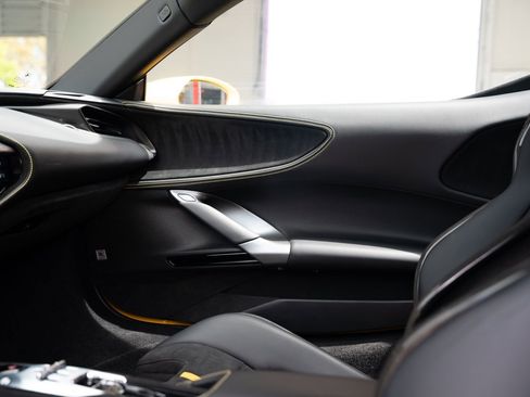 Used 2023 Ferrari SF90 Stradale Base image 29