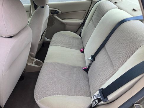 Used 2003 Ford Focus SE FWD image 22