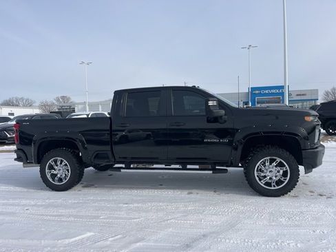 Used 2021 Chevrolet Silverado 2500 Custom w/ Custom Value Package image 2