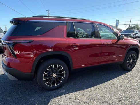 New 2026 Chevrolet Traverse LT w/ Sun and Wheel Package image 5