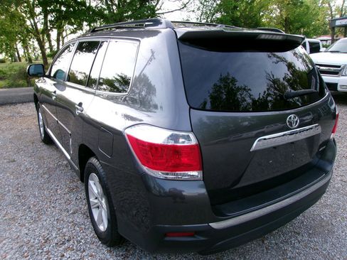 Used 2011 Toyota Highlander SE w/ Tow Pkg AWD/4WD image 10