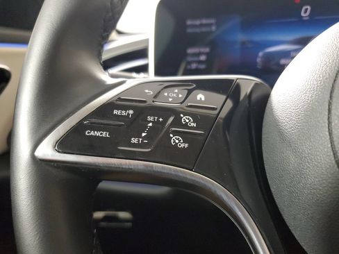 Used 2025 Mercedes-Benz E 350 4MATIC Sedan image 25