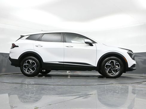 Used 2025 Kia Sportage LX AWD/4WD image 43