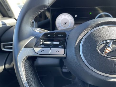 Used 2022 Hyundai Elantra Limited image 15