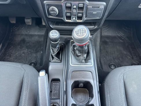 Used 2021 Jeep Wrangler Unlimited Sport AWD/4WD image 16
