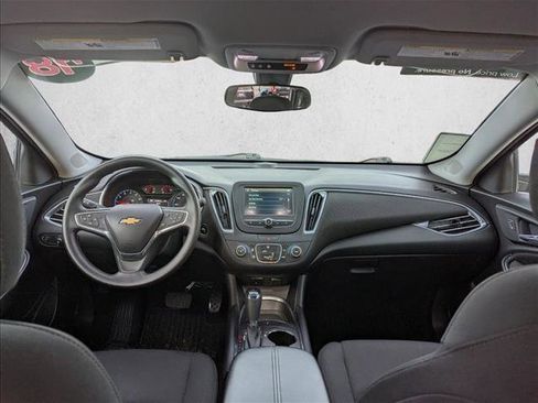 Used 2018 Chevrolet Malibu LT w/ LPO, Convenience Package 2 image 18