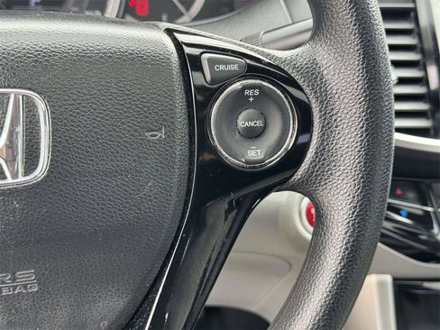 Used 2017 Honda Accord EX image 12