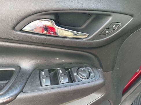 Used 2018 Chevrolet Equinox LT FWD image 11