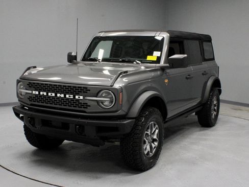 Certified 2024 Ford Bronco Badlands AWD/4WD image 8