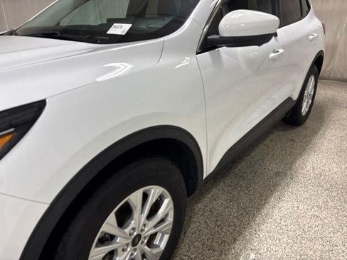 Used 2023 Ford Escape Active w/ Tech Pack #2 AWD/4WD image 12