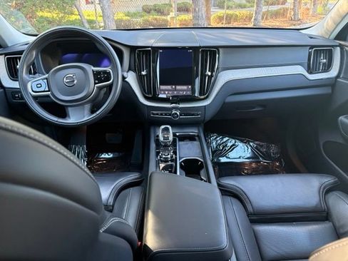 Used 2022 Volvo XC60 B5 Inscription w/ Climate Package AWD/4WD image 10