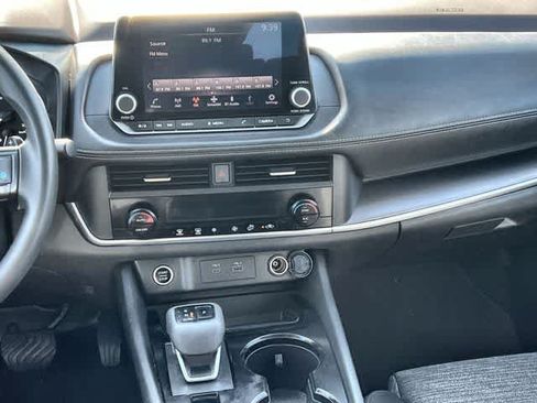 Used 2023 Nissan Rogue SV FWD image 18