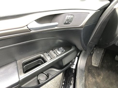 Used 2020 Ford Fusion SEL image 11