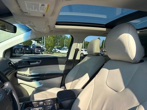 Used 2019 Ford Edge Titanium w/ Equipment Group 301A FWD image 13