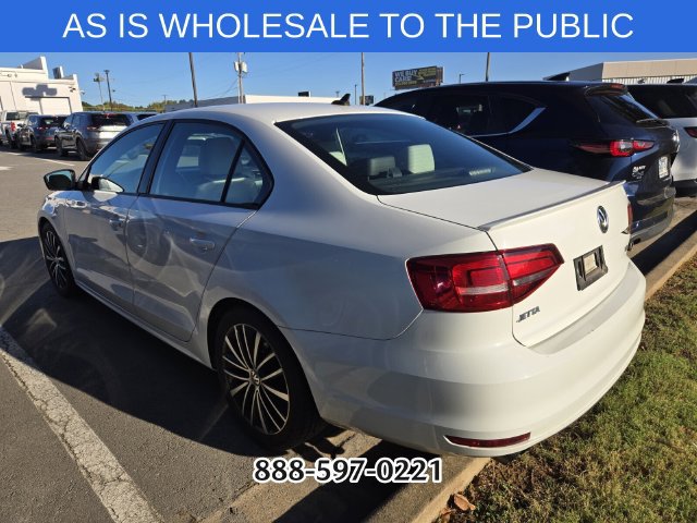 Used 2016 Volkswagen Jetta Sport FWD image 3