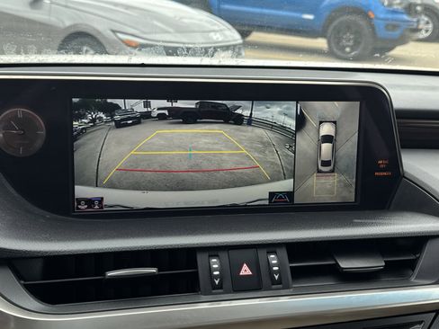 Used 2019 Lexus ES 350 Ultra Luxury w/ Accessory Package 2 image 22