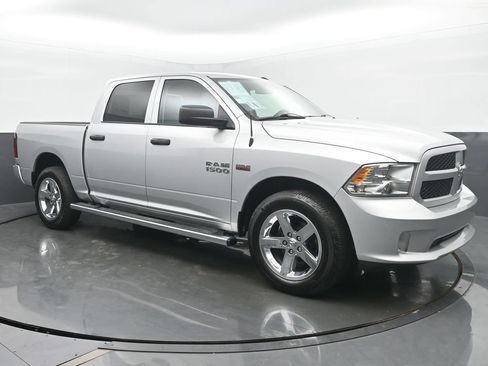 Used 2018 RAM 1500 Express w/ Express Value Package AWD/4WD image 7