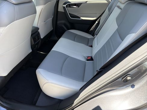 Certified 2020 Toyota RAV4 XLE Premium FWD image 30
