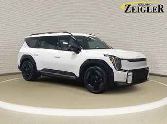 New 2026 Kia EV9 GT-Line video 3