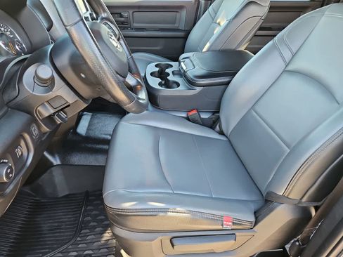 Used 2022 RAM 2500 Tradesman w/ Chrome Appearance Group image 18