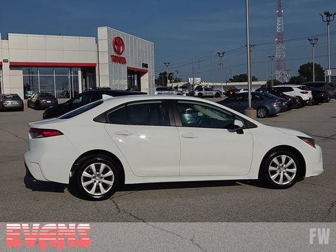 Certified 2025 Toyota Corolla LE FWD image 2