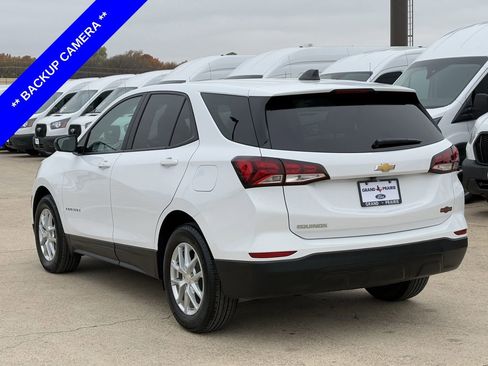 Used 2023 Chevrolet Equinox LS w/ LS Convenience Package image 6