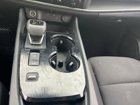 Used 2023 Nissan Rogue S FWD image 19