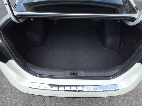 Used 2023 Nissan Altima 2.5 SR FWD image 19