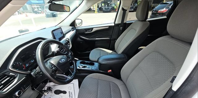 Certified 2022 Ford Escape SE w/ SE Sport Appearance Package FWD image 5