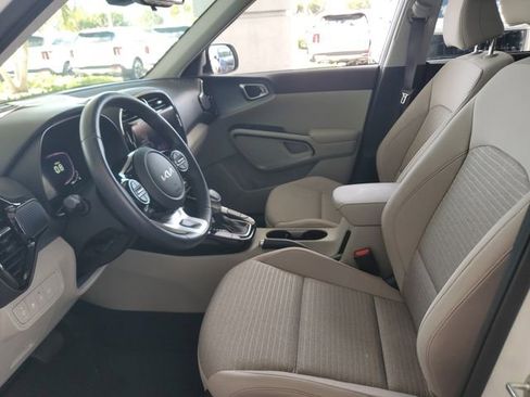 Certified 2023 Kia Soul EX image 16