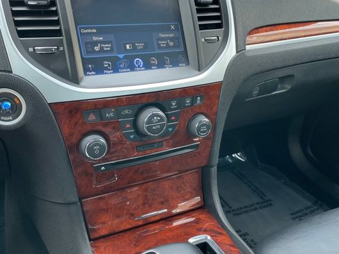 Used 2012 Chrysler 300 Limited RWD image 15
