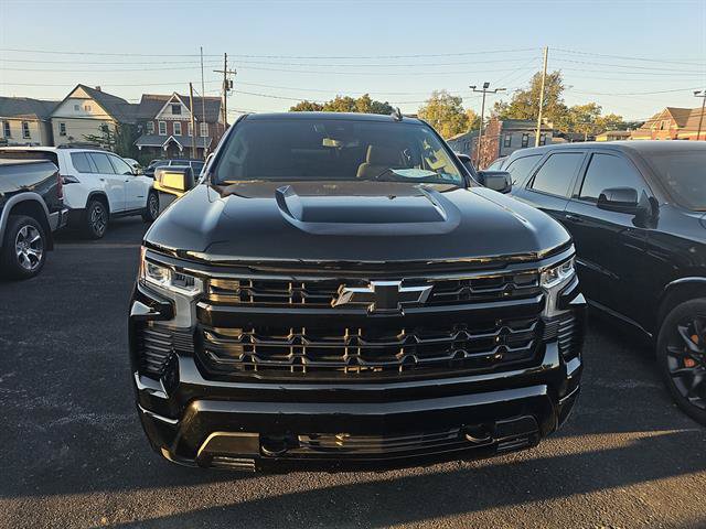 Used 2024 Chevrolet Silverado 1500 RST w/ Z71 Off-Road Package AWD/4WD image 2