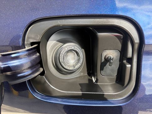 Certified 2024 Honda Pilot Touring image 37