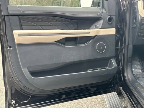 Certified 2022 Ford Expedition Max Platinum image 10