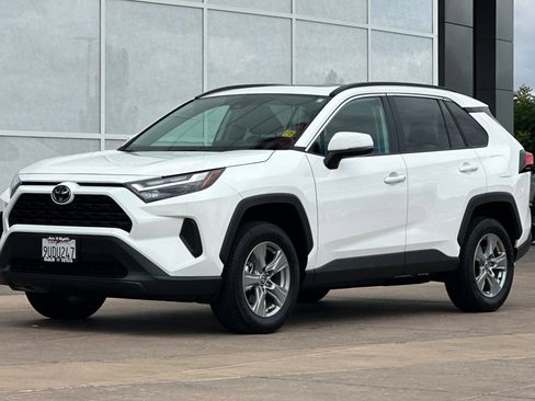 Used 2025 Toyota RAV4 XLE w/ Convenience Package AWD/4WD image 8