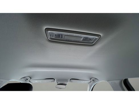 Certified 2025 Buick Envision Sport Touring image 29