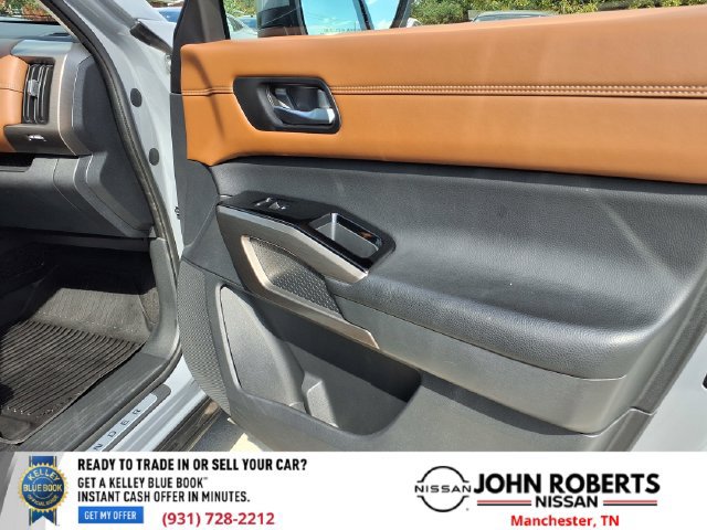 Used 2024 Nissan Pathfinder Platinum FWD image 22