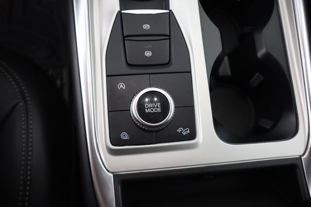 Used 2024 Ford Explorer XLT w/ Equipment Group 202A AWD/4WD image 59